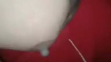 MMS footage of Desi babe who likes XXX sized dick fucking her mouth