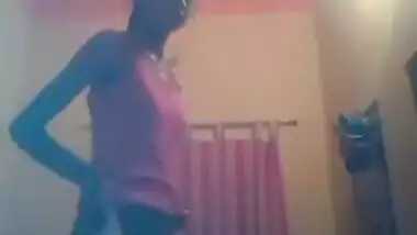 Nice Desi girl prepares for a date hoping to enjoy sex tonight