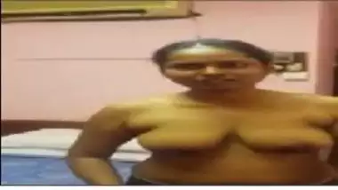 Sola Saal Ladki Chut Marte Hue Live Video X Sex Video - Coimbatore Girl Sucking Cock Of Devar indian sex tube