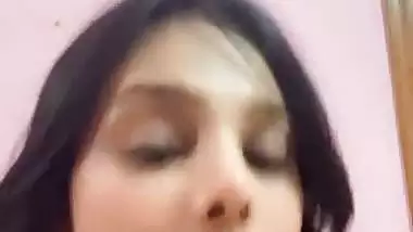 Indian nude girl shows her hot and sexy body on camera