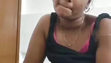 Dark skinned mallu girl gives handjob to boyfriend