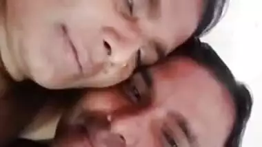 Man films him lying next to his Desi wife after sex exposing XXX body