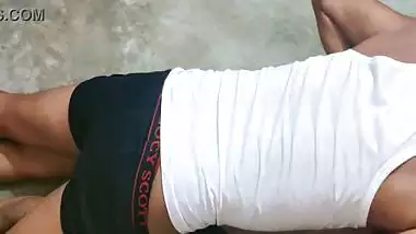 hot navel and body of Desi Bihari Bhabhi, the brother fucked her Hindi Audio