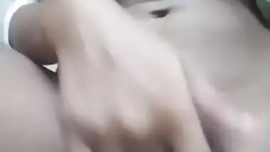 Hot Look Indian Girl Record Fingering Selfie Video For Lover