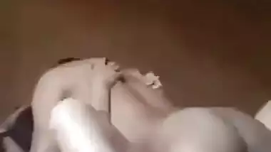 Merciless guy tears GF’s tight pussy in Indian hard sex MMS