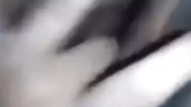 Horny Desi gal displays saggy tits and also fingers her XXX cunny