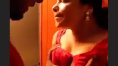 Videos Hot Tamil Actor Saisha Sex xxx desi sex videos at Negozioporno.com