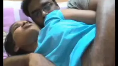 380px x 214px - Desi Babe Showing Off indian sex tube