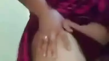 Desi Village Bhabhi Showing Pussy