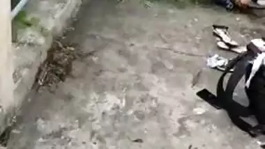 XXX voyeur finds Desi lovers fucking in the fresh air in MMS video