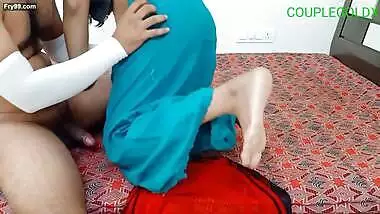 Kamvali bol rahi thi mujhe aj 500 ki jarurat hai de sakte ho