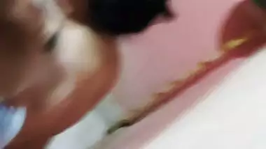 Mature bhabhi bathing naked caught by devar