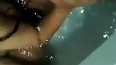 Delhi wife seduces hubby’s friend in bathtub, Hubby records