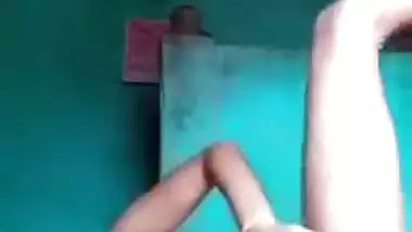 Indian village hottie – Desi nude acrobat show