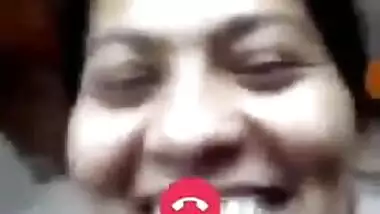 Nasty indian woman reveals saggy boobs for some nude porn chatting