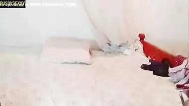 Sri Lankan In Room Sex Hot Bootyරැම් ගියපු කෙල්ල කොල්ලට බැන බැන ඇදුම් අදිනවා