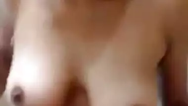 Slender Desi female takes her XXX clothes off for the sex video