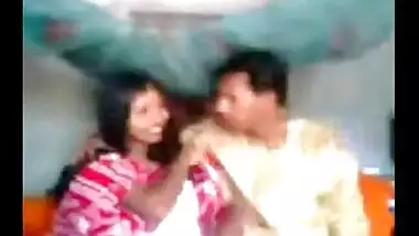 Porn video of an amateur couple enjoying a romantic private time together