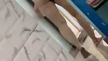 Mom cleaning bathroom in naked caught by son