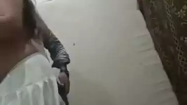 Busty whore fucks and dances nude in Pakistani xxx MMS