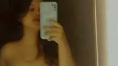 Sexy figure topless video making viral new desi mms