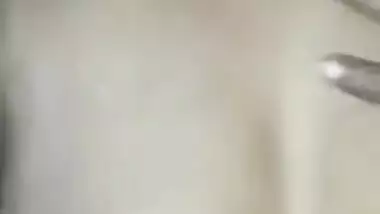 Bhabhi with small breasts poses on cam with no clothes in Desi XXX porn