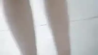 Paki Babe Showing Everything