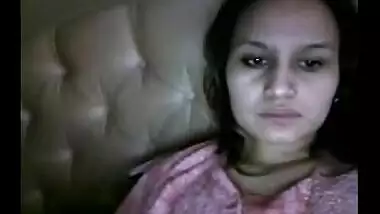 Hot NRI Indian Girl On Webcam Possing her Boobs & Pussy To Lover
