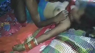 Bhabhi Ke Boyfriend Ne Pahle Bhabhi Ki Saree Kholi Phir Blouse Or Bra Khol Kar Bhabhi Ne Dudh Pilaya With Hindi Talk