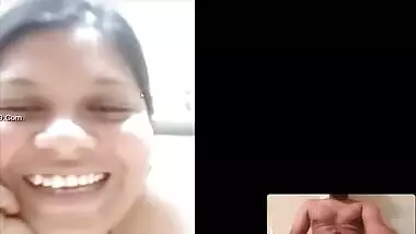 Today Exclusive- Sexy Tamil Bhabhi Showing Nude Body To Lover On Video Call