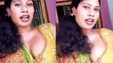 Very Sexy Andhara Aunty With Deep Clevage Talking indian sex tube