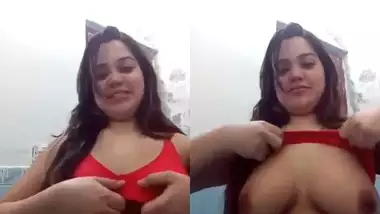 Yungxxc - Beautiful Busty Paki Girl Exposing Her Big Boobs indian sex tube