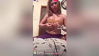 Mia Khalifa Sextwogirl - Sexy Girl Shows Her Boobs indian sex tube