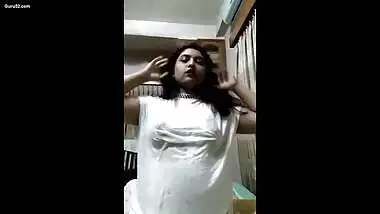 Super Hot Look Desi Girl Showing Her Nude Body 2 New Leak Video
