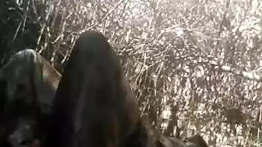 Dehati slut takes Desi cock into mouth and fucks in XXX vid outdoors