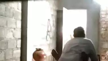 House owner fucks Desi babe and takes XXX video on MMS