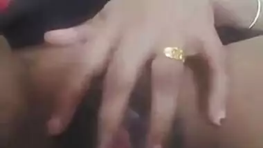 Mature pussy show video recorded for auntieâ€™s online friend