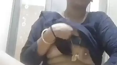 Married young bhabhi pushing finger in shaved pussy