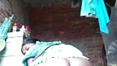 Today Exclusive- Desi Bhabhi Showing Her Ass And Pussy On Video Call Part 2