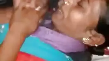 Desi whore in sari tempts boy into a XXX act of procreating on camera