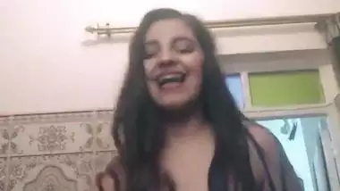 380px x 214px - Desi Possessor Of Succulent Titties Performs A Porn Dance On Webcam indian  sex tube