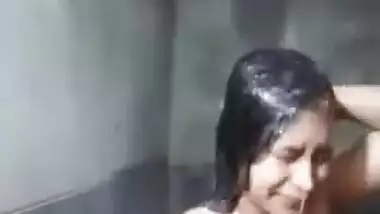 After party Desi whore comes home and goes to the impromptu shower